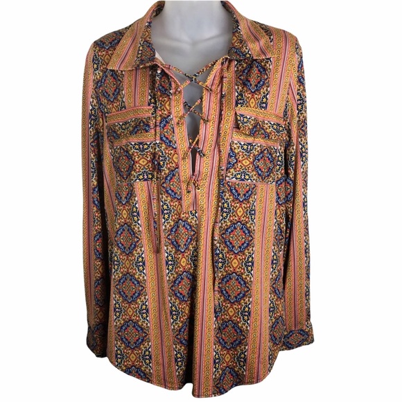 BCBGMaxAzria Retro-inspired boho print lace front collared top - Picture 15 of 15